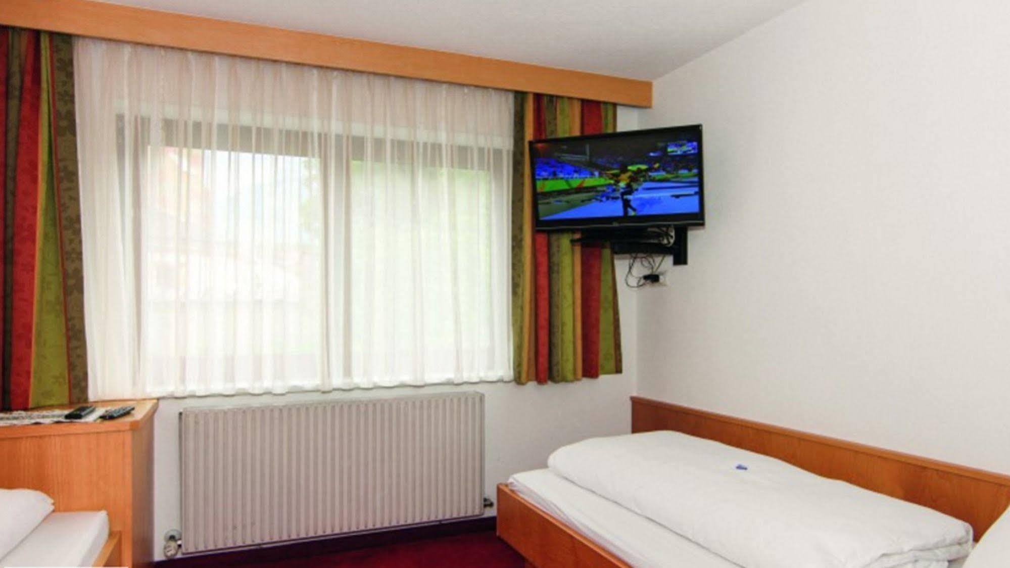 Hotel Neuwirt Миминг Экстерьер фото